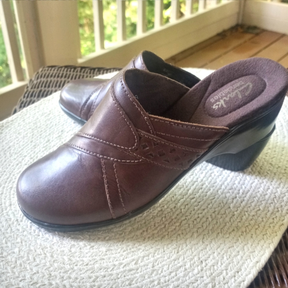 Clarks Bendables Leather Mules